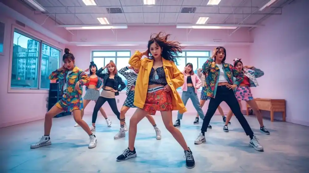 KPOP DANS KURSU İZMİT  kapak görseli
